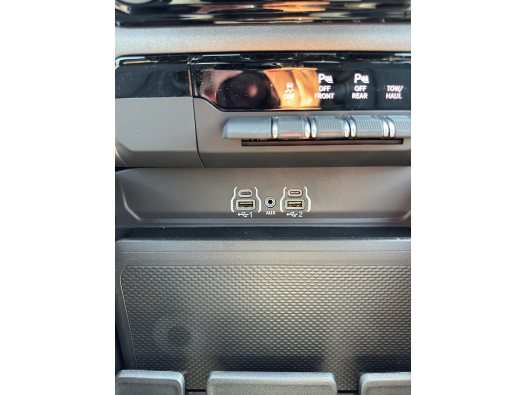 New 2026 RAM 1500 Express AWD/4WD image 23