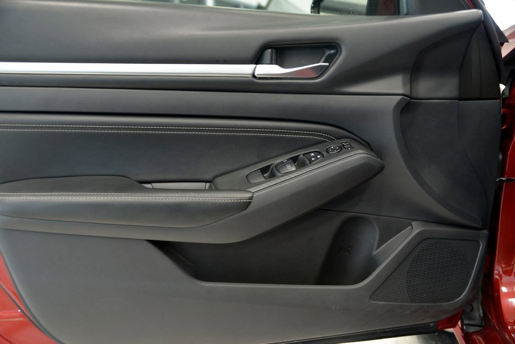 Used 2019 Nissan Altima 2.5 SV image 14