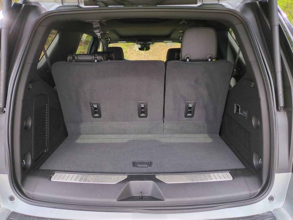 Used 2024 Chevrolet Tahoe Premier w/ Premium Package image 34