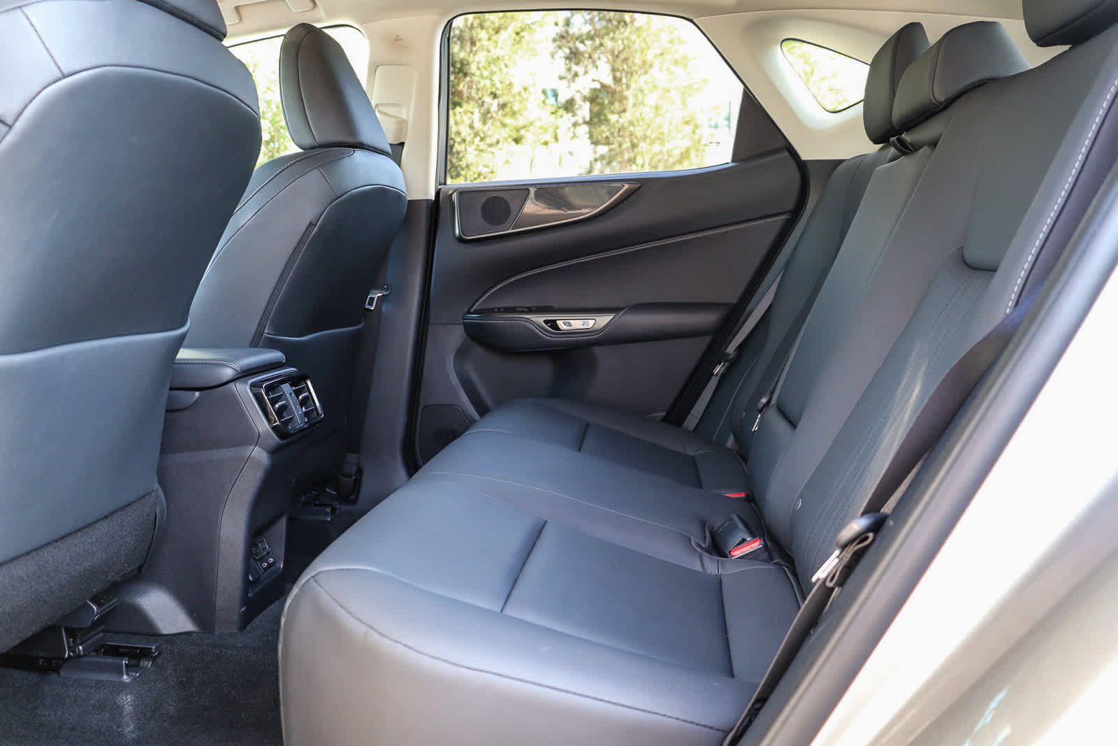Used 2024 Lexus NX 250 FWD image 19