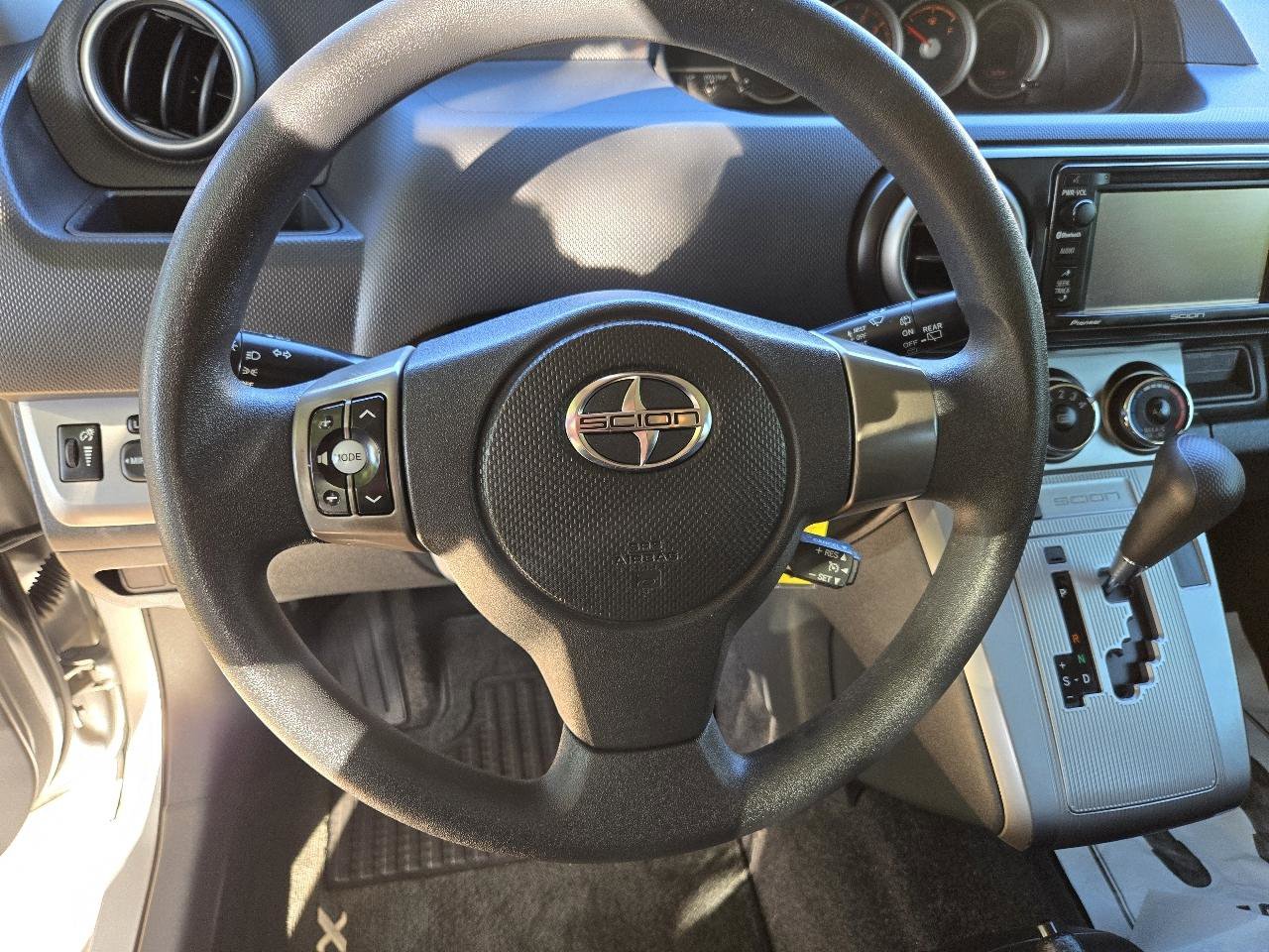 Used 2015 Scion xB image 9