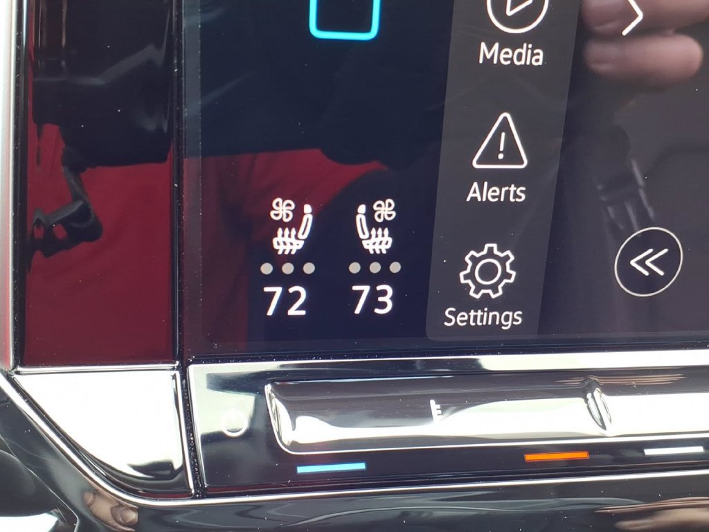Used 2025 Volkswagen Atlas SE AWD/4WD image 22
