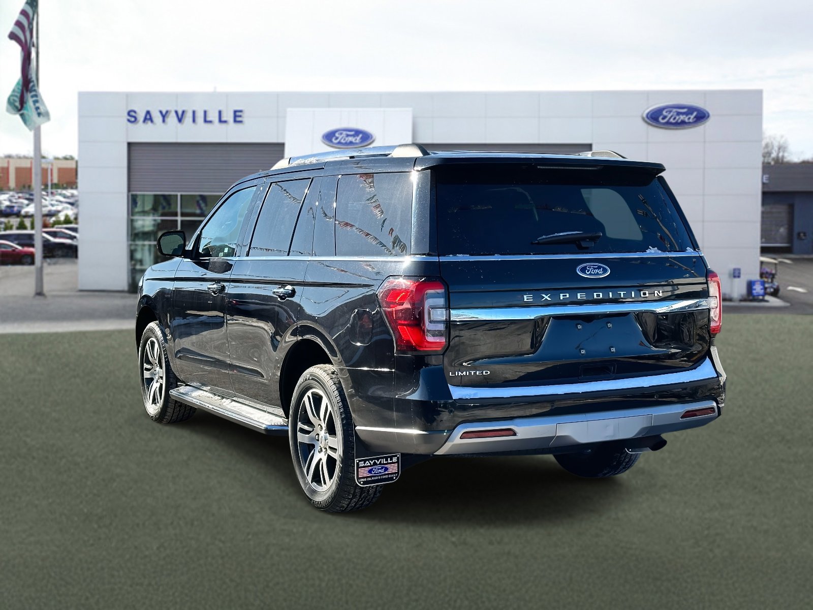 Used 2023 Ford Expedition Limited image 4