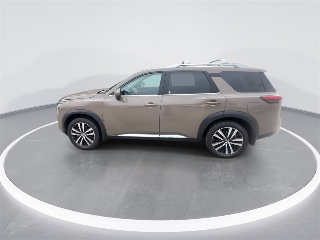 Used 2024 Nissan Pathfinder Platinum w/ Cargo Package image 5