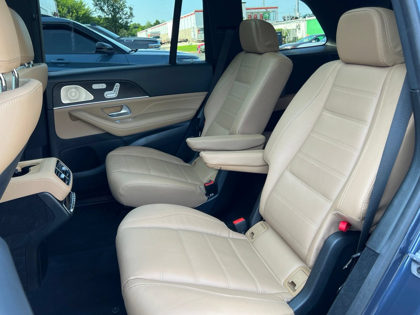 Used 2024 Mercedes-Benz GLS 450 4MATIC image 27