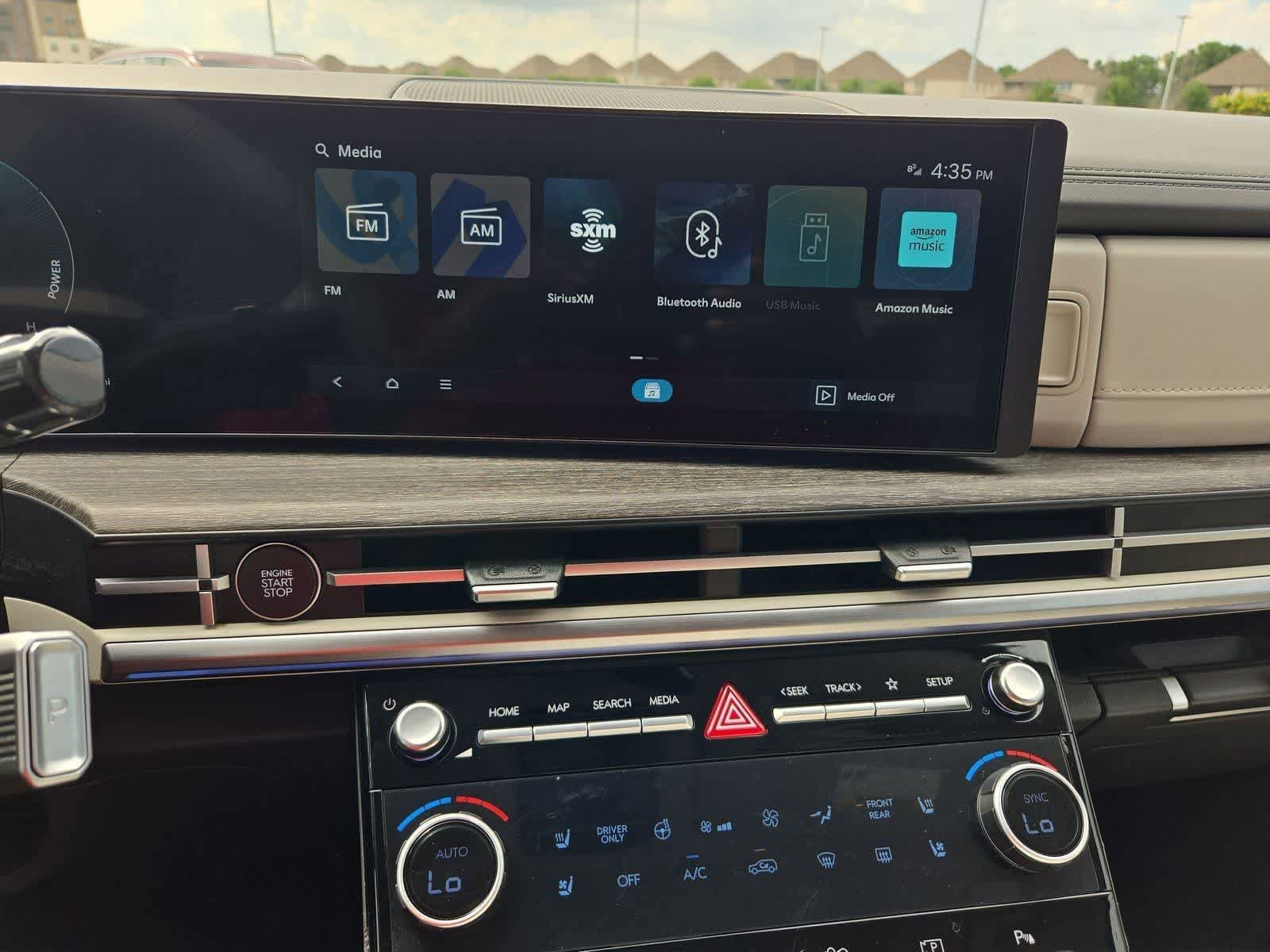 Used 2025 Hyundai Santa Fe Limited FWD image 27