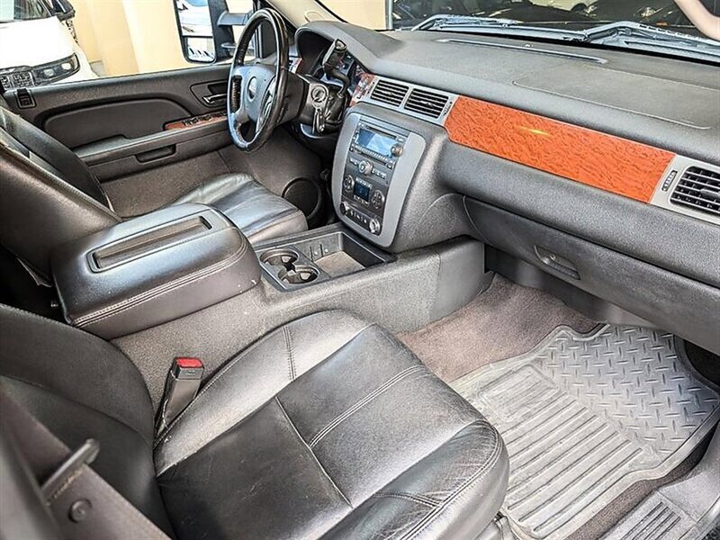 Used 2008 GMC Sierra 2500 SLT AWD/4WD image 4