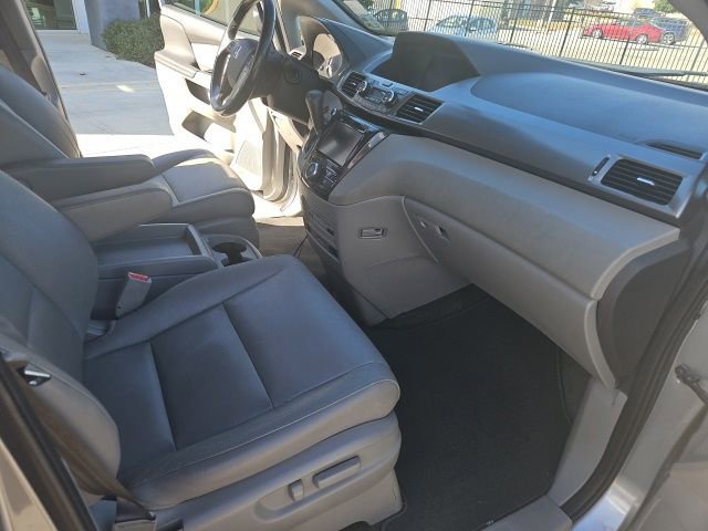 Used 2016 Honda Odyssey Touring Elite image 28