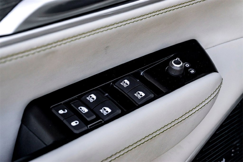 Used 2023 Jeep Wagoneer Series III w/ Premium Group I image 11