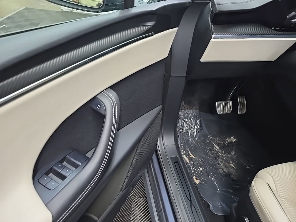 Used 2023 Tesla Model X Plaid image 30