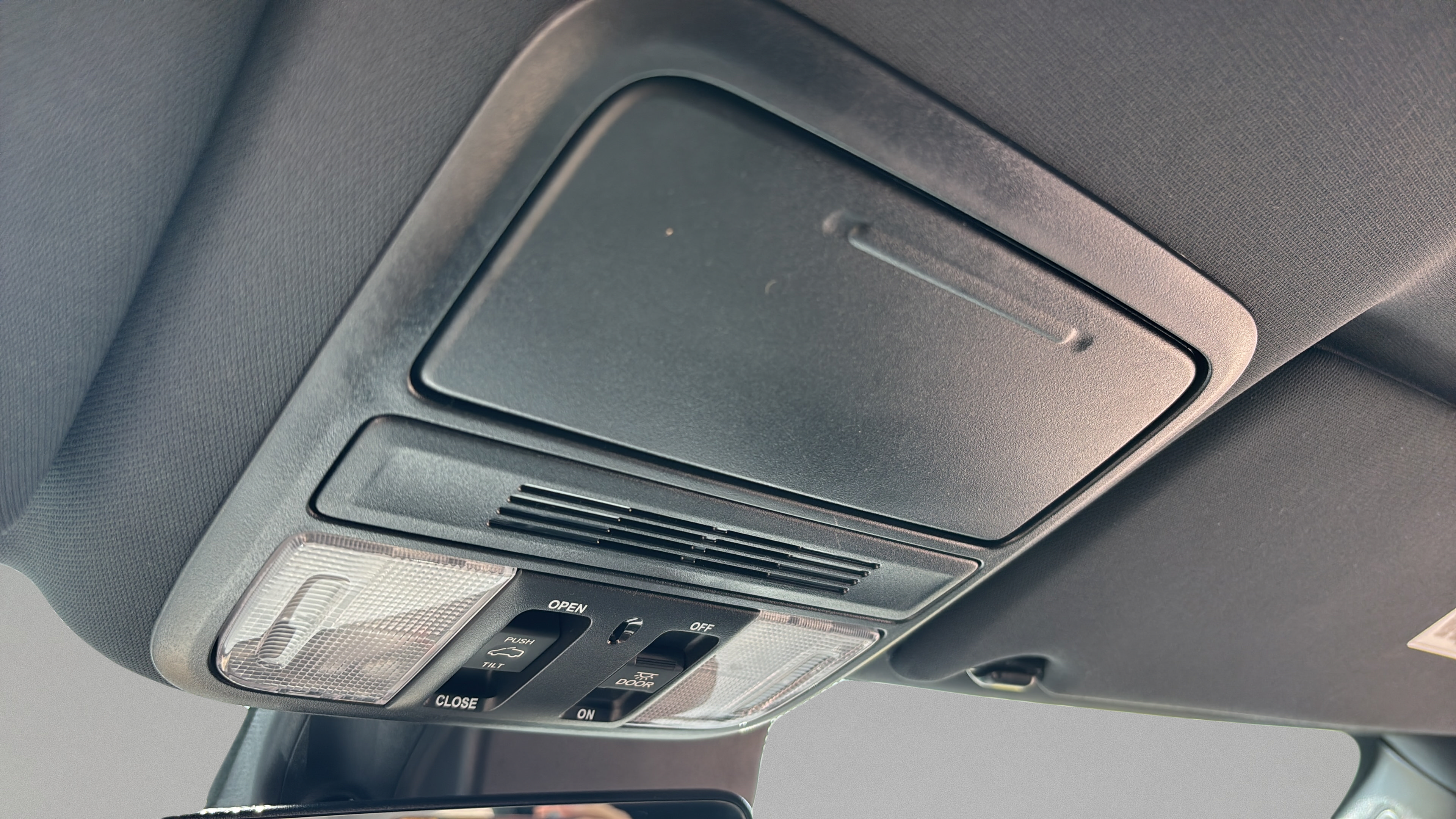 Certified 2023 Honda Passport TrailSport image 32