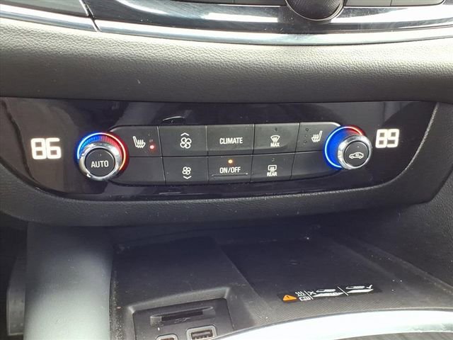 Used 2023 Buick Enclave Essence image 28
