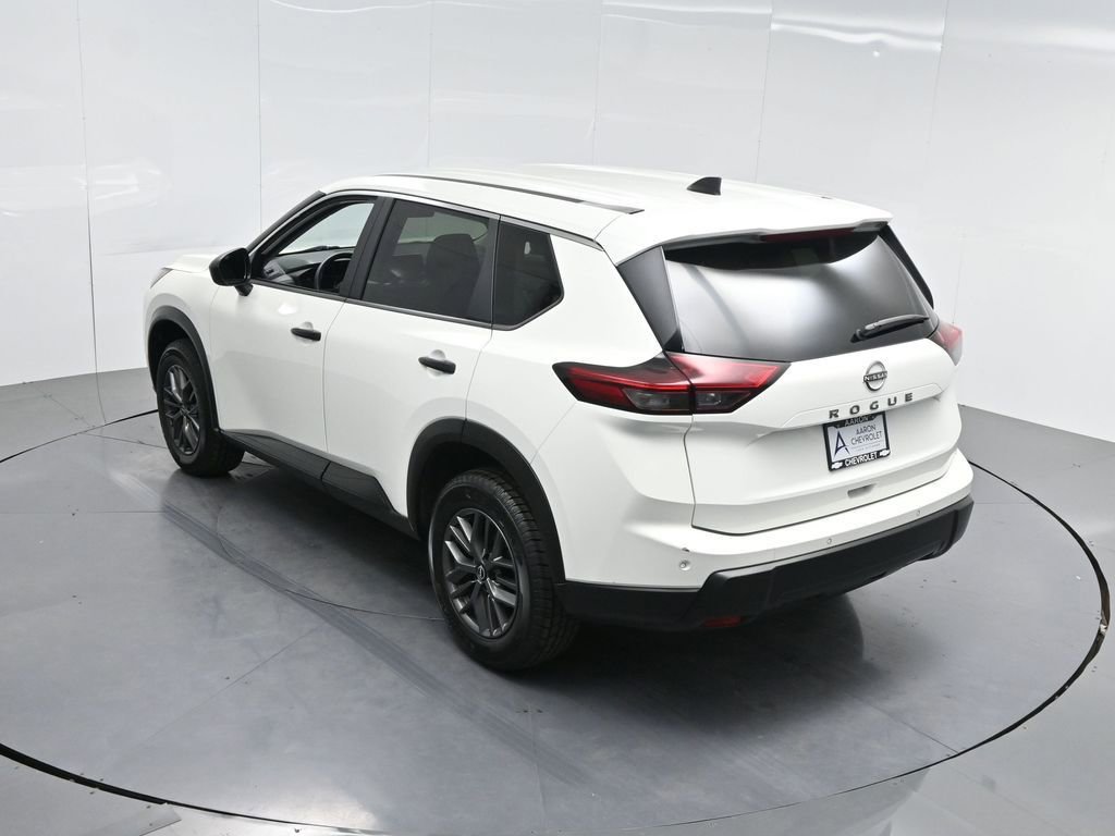 Used 2024 Nissan Rogue S image 57