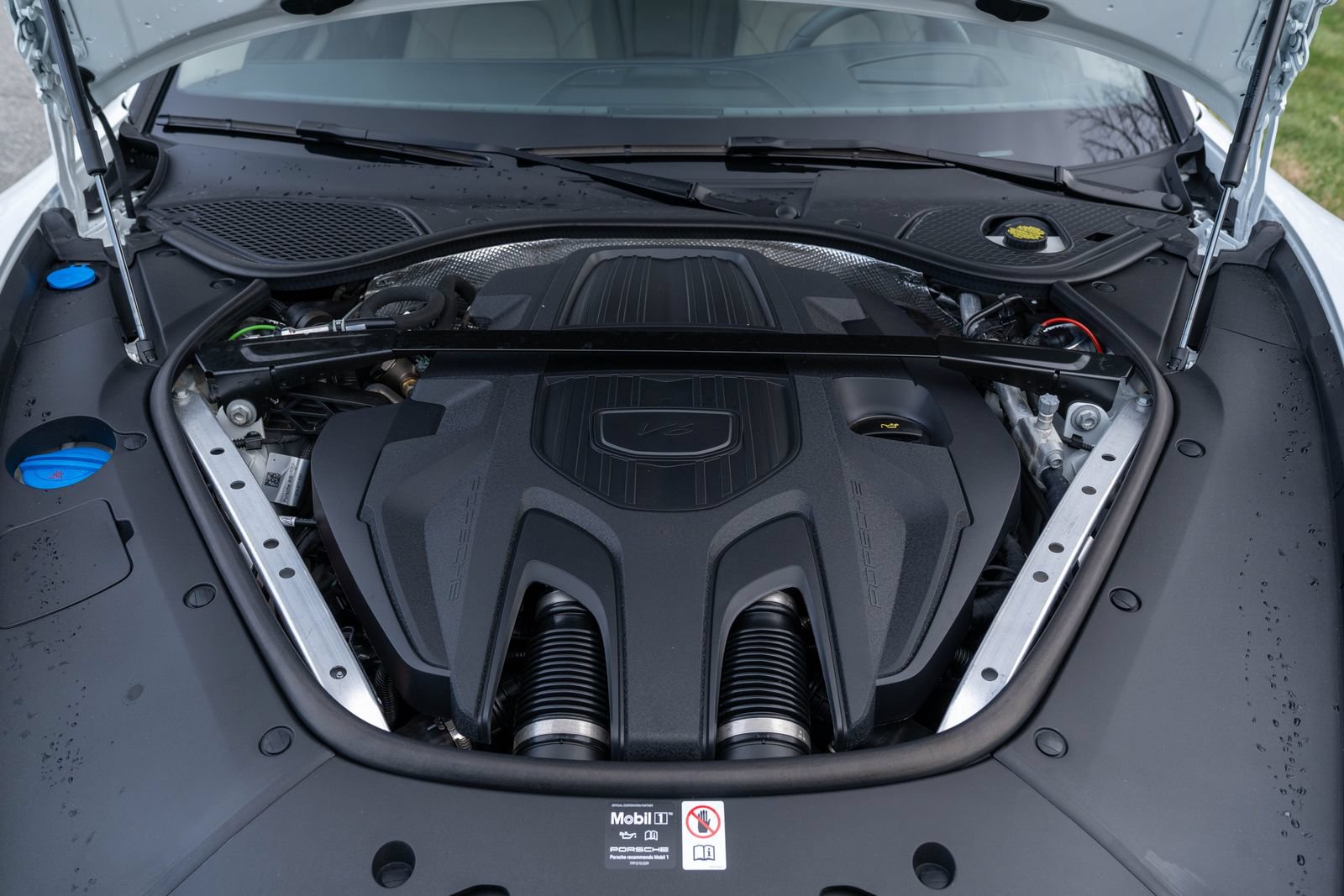 Certified 2025 Porsche Panamera image 17