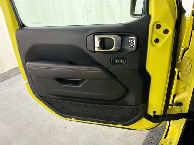 Used 2023 Jeep Wrangler Unlimited Sahara w/ Cold Weather Group AWD/4WD image 23