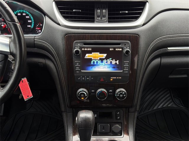 Used 2016 Chevrolet Traverse LT w/ Style and Technology Package image 16