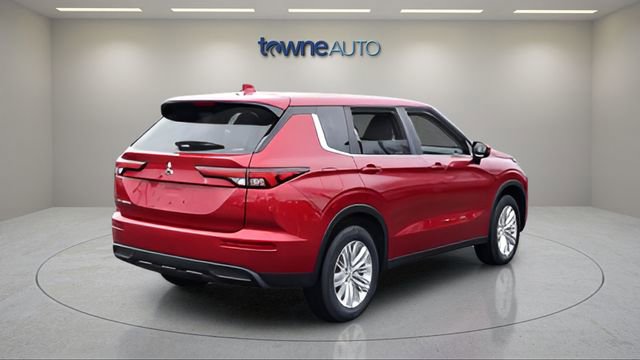Used 2024 Mitsubishi Outlander ES image 7