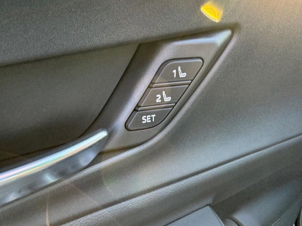 New 2025 Toyota Prius XSE Premium image 14