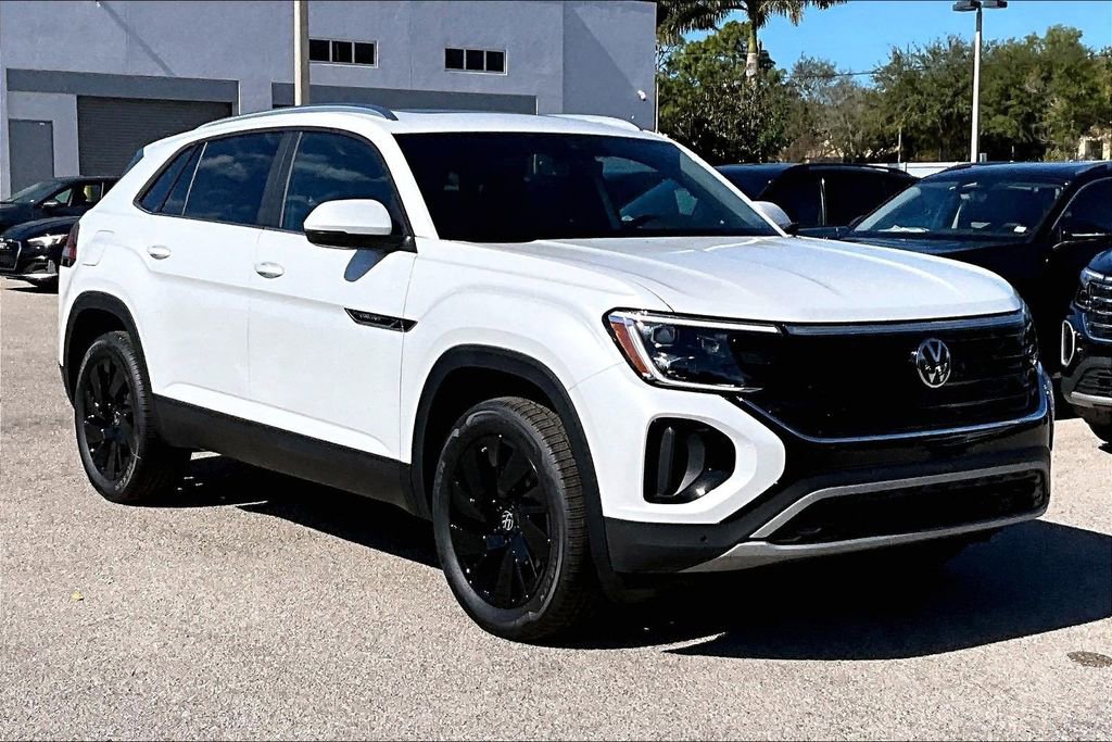 New 2026 Volkswagen Atlas Cross Sport SE FWD image 2