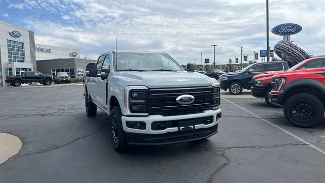 Used 2025 Ford F350 Platinum AWD/4WD image 1