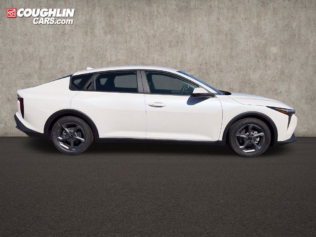 New 2026 Kia K4 FWD image 9