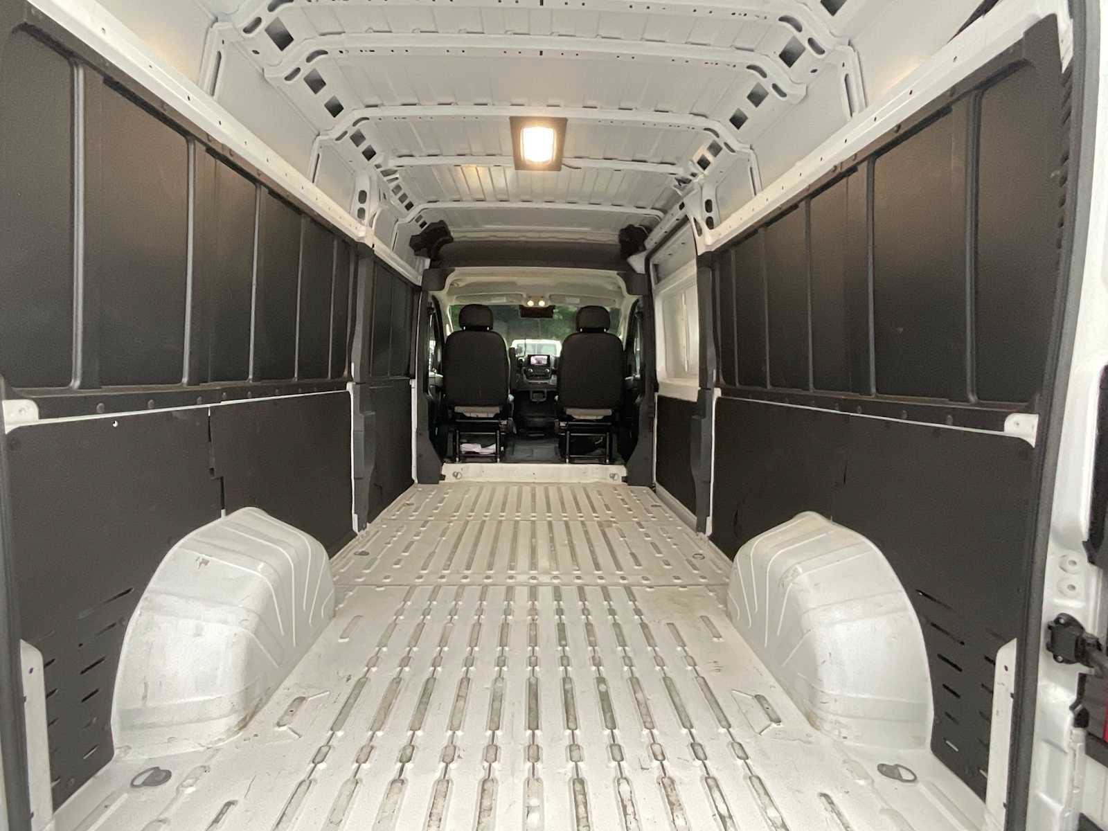 Used 2024 RAM ProMaster 2500 w/ Convenience Group FWD image 25