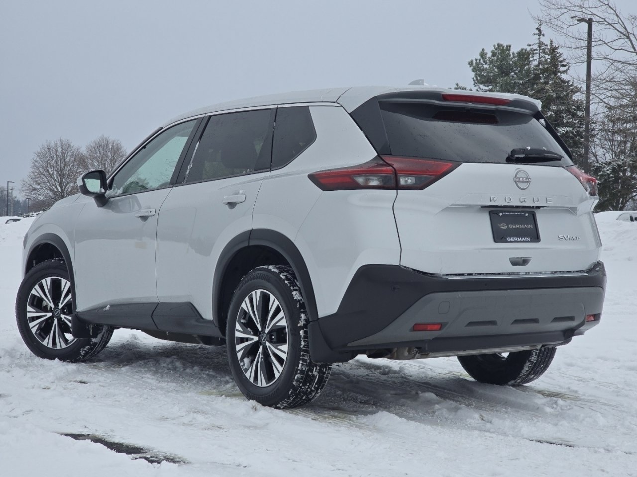 Used 2023 Nissan Rogue SV image 14