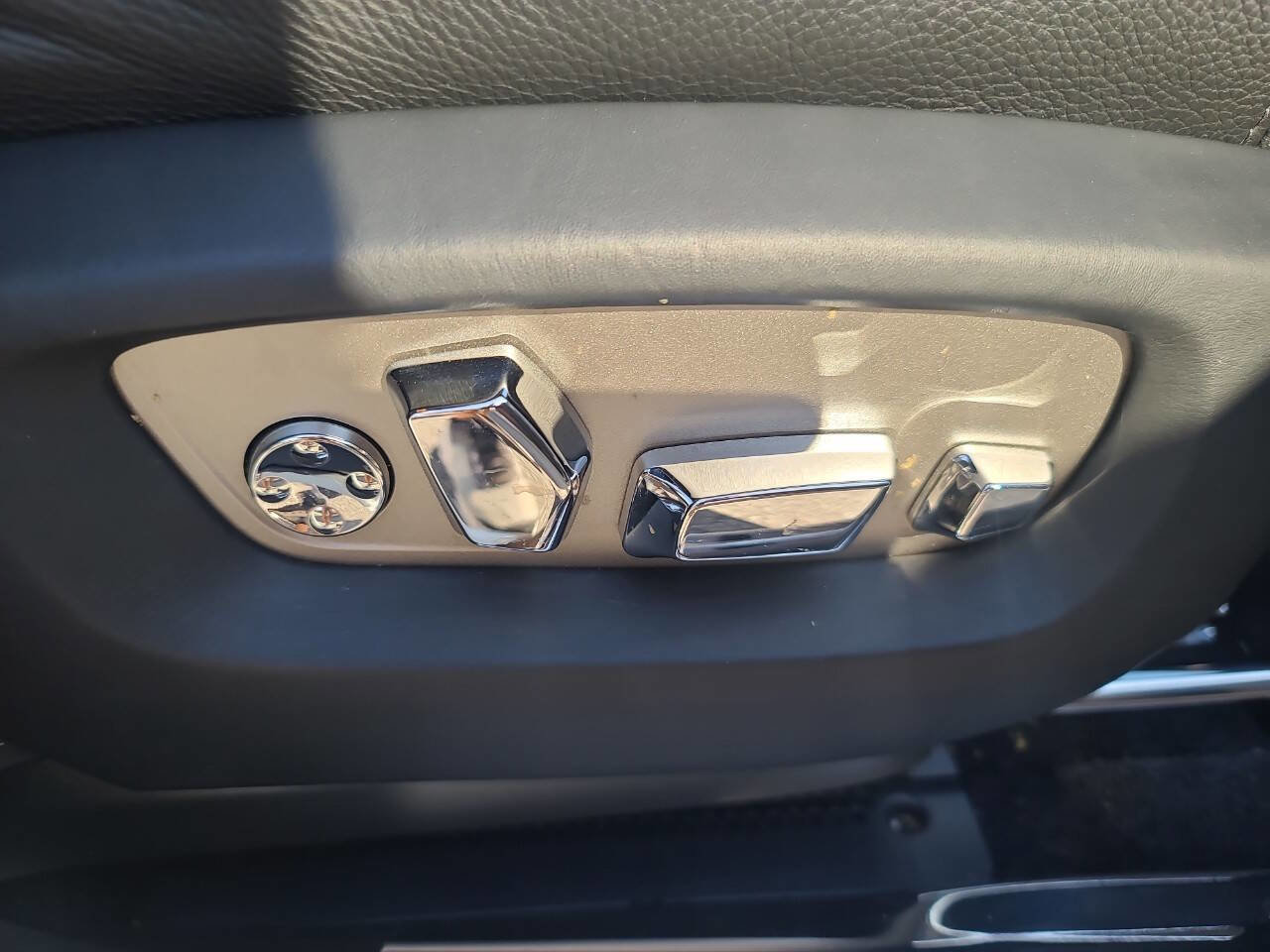 Used 2015 Rolls-Royce Ghost RWD image 45