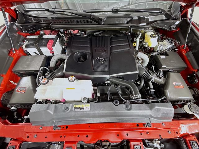 Certified 2025 Toyota Tundra Limited AWD/4WD image 32