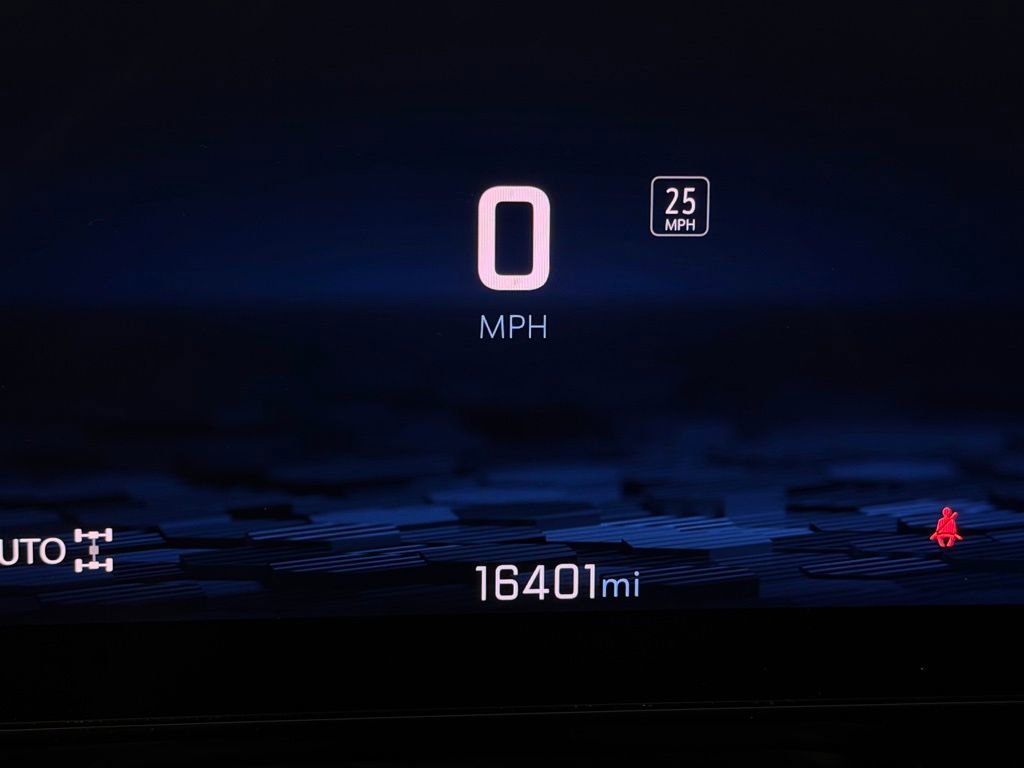 Used 2025 Chevrolet Tahoe LT image 20