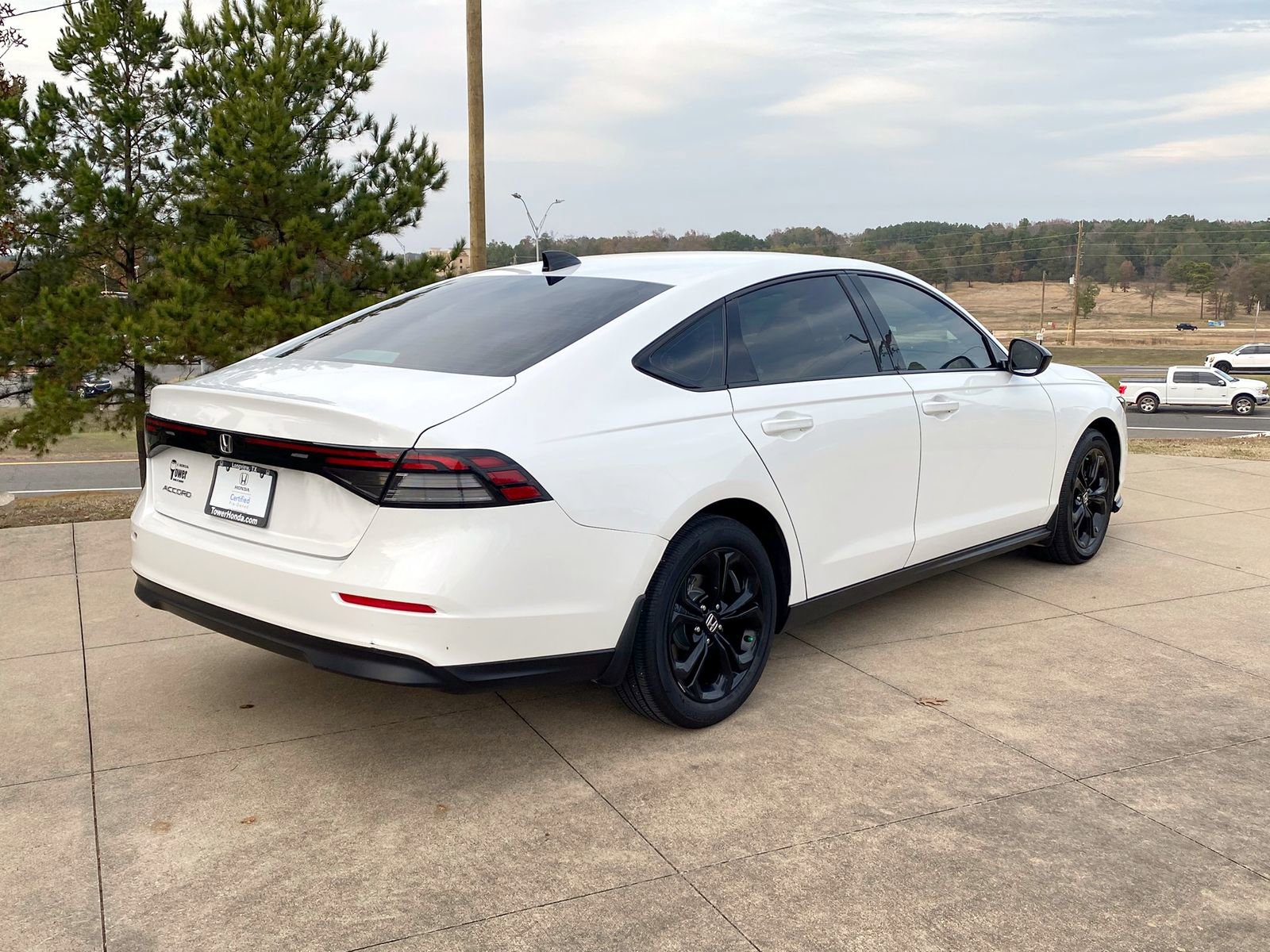 Used 2025 Honda Accord SE image 6