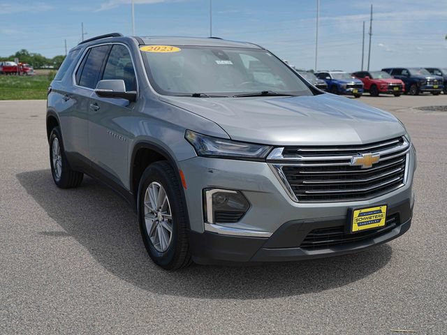 Used 2023 Chevrolet Traverse LT AWD/4WD image 3