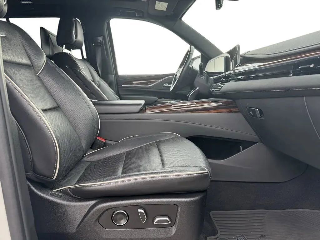 Used 2021 Cadillac Escalade Premium Luxury w/ Driver Assist Tech Package image 13