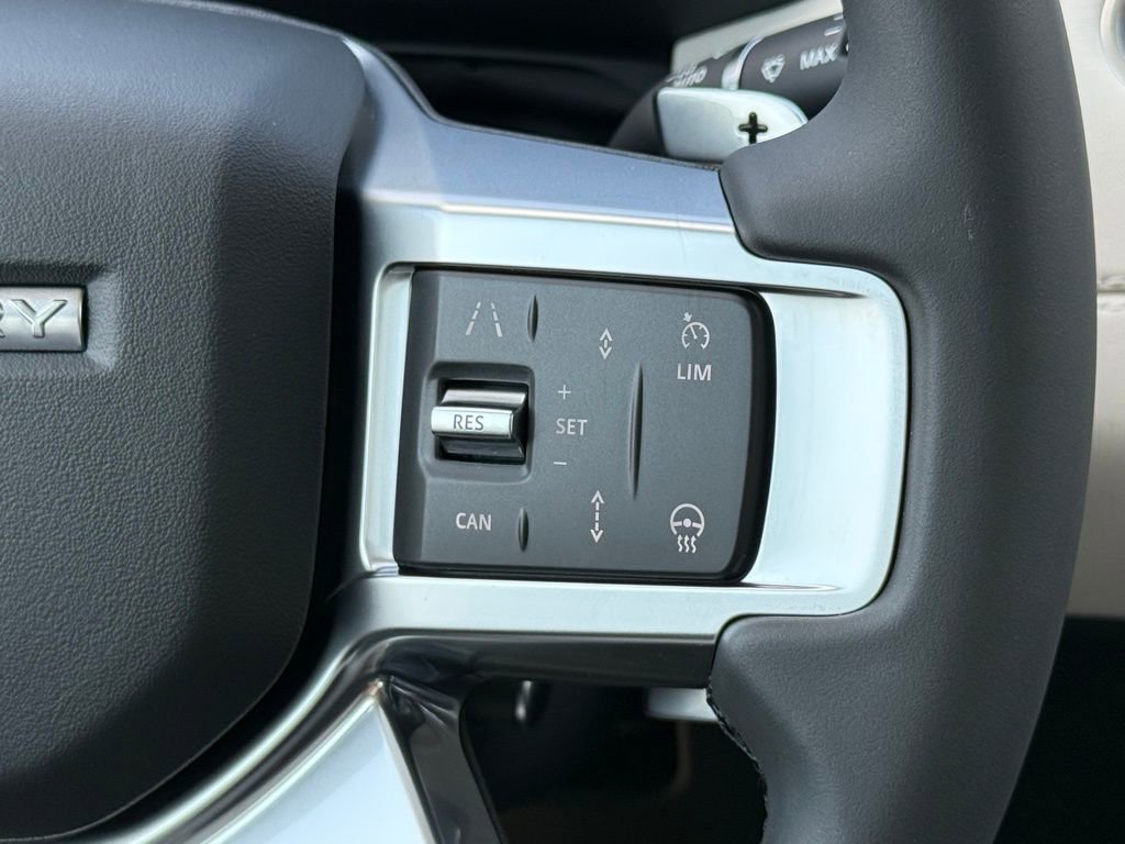 Certified 2025 Land Rover Discovery S image 20