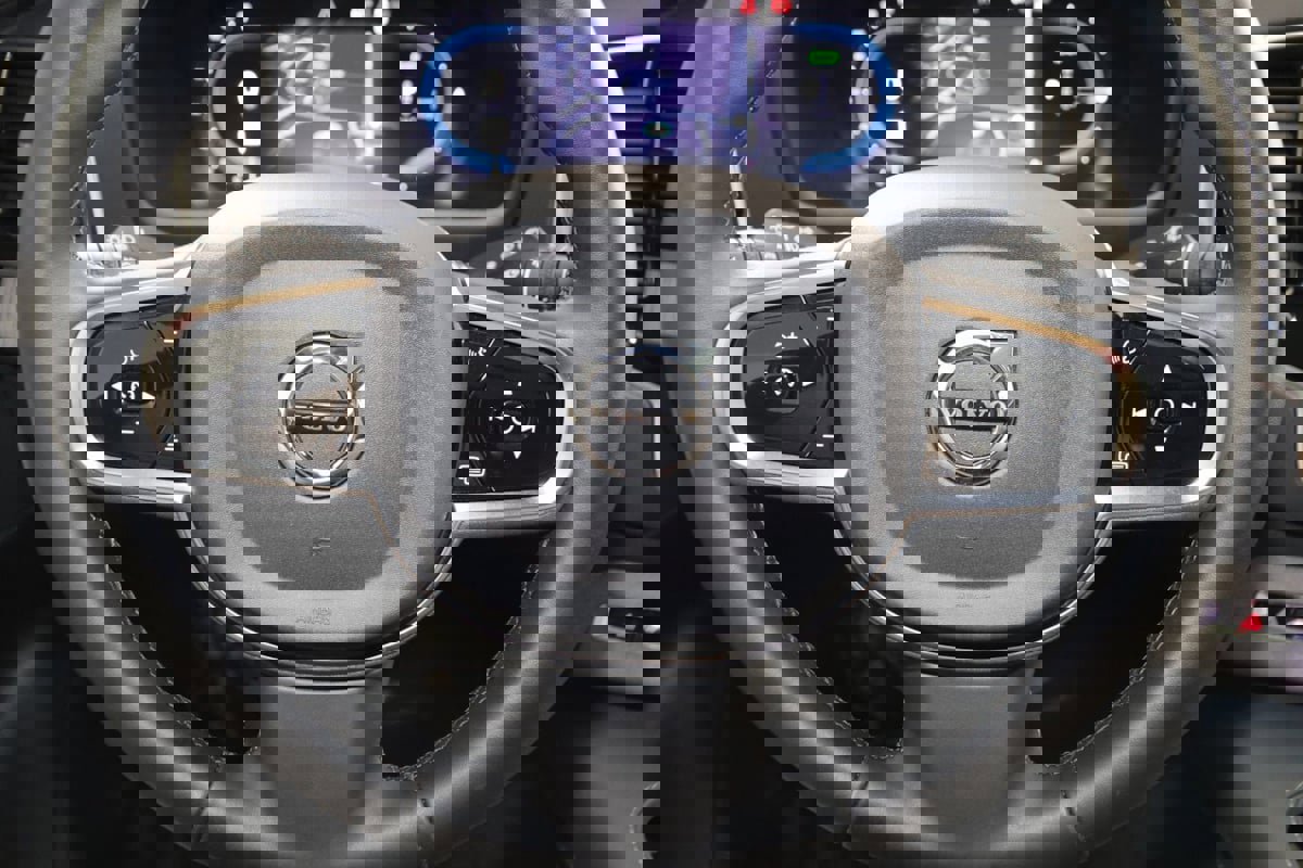 Used 2024 Volvo XC90 T8 Ultimate w/ Protection Package Premier image 37