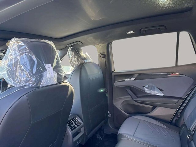 New 2026 Volkswagen Tiguan SE R-Line image 6