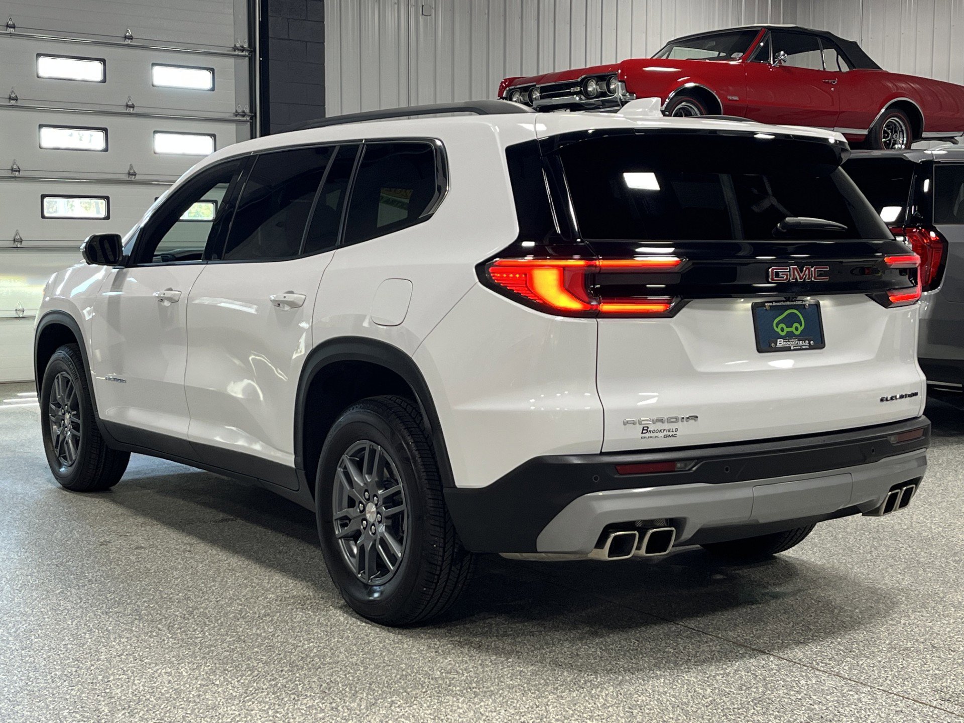 Certified 2025 GMC Acadia Elevation FWD image 3