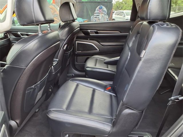 Used 2025 Kia Telluride S image 10