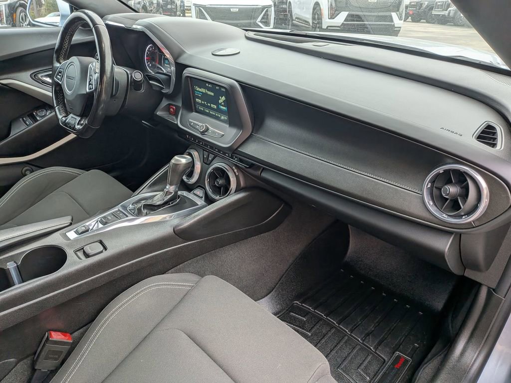 Used 2017 Chevrolet Camaro LT image 27