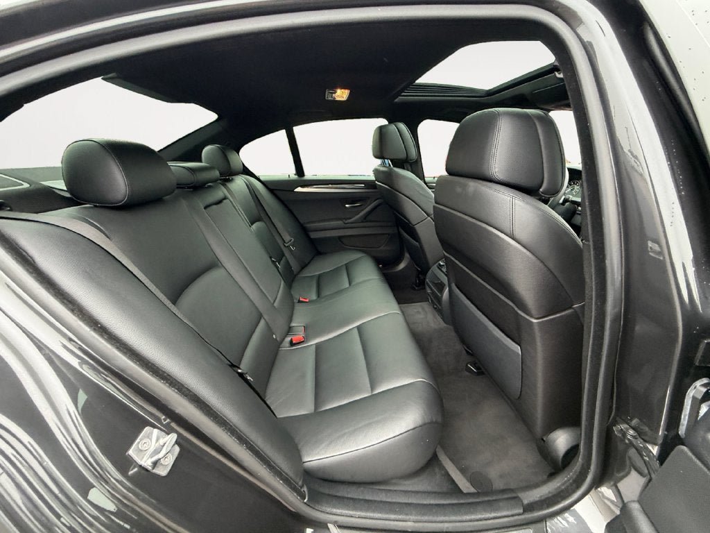 Used 2012 BMW 550i Sedan RWD image 22