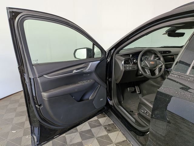 New 2026 Cadillac XT5 Sportv w/ LPO, Floor Liner Package image 15