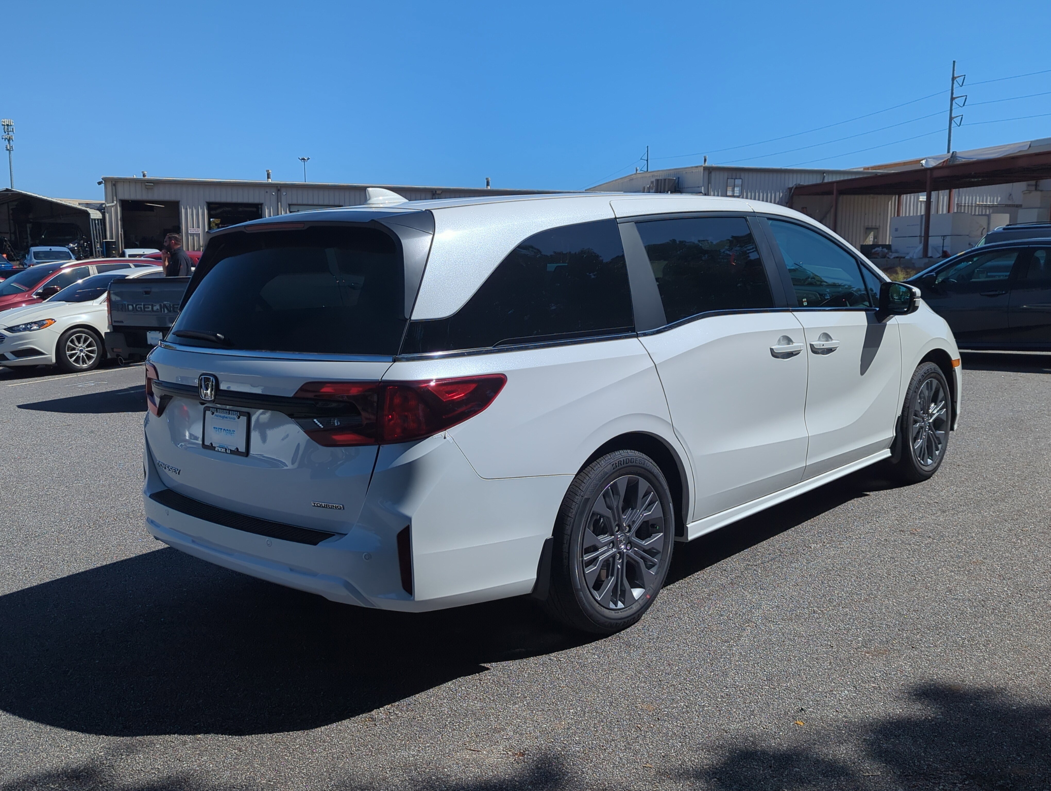 New 2026 Honda Odyssey Touring image 4