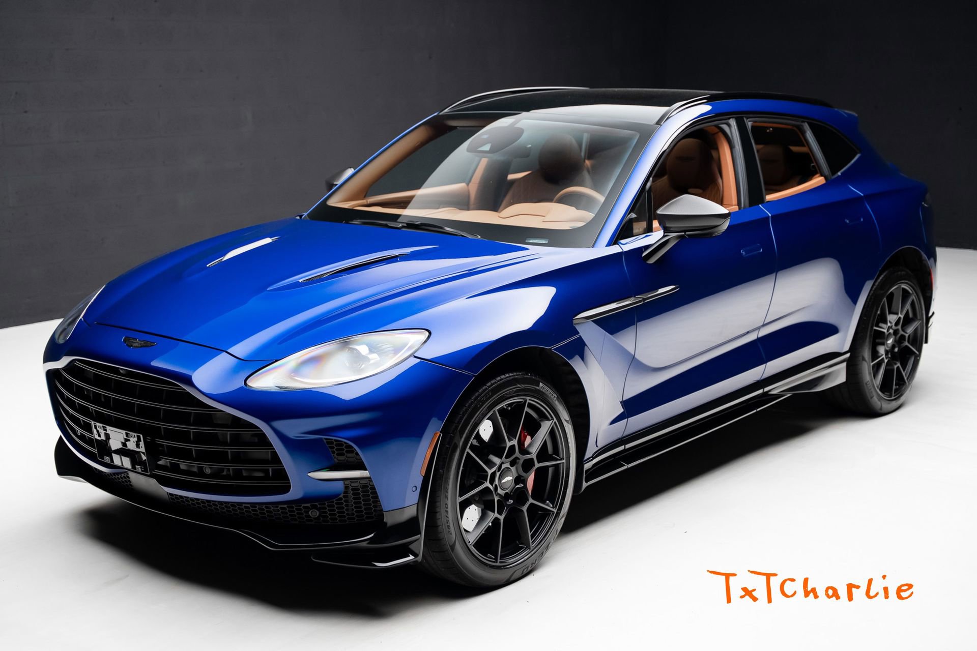 Used 2023 Aston Martin DBX 707 AWD/4WD image 1