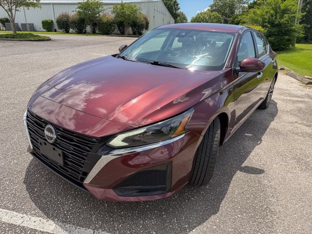 Used 2023 Nissan Altima 2.5 SV FWD image 9