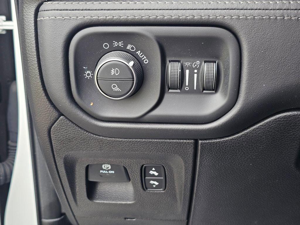 Used 2020 RAM 1500 Limited image 25