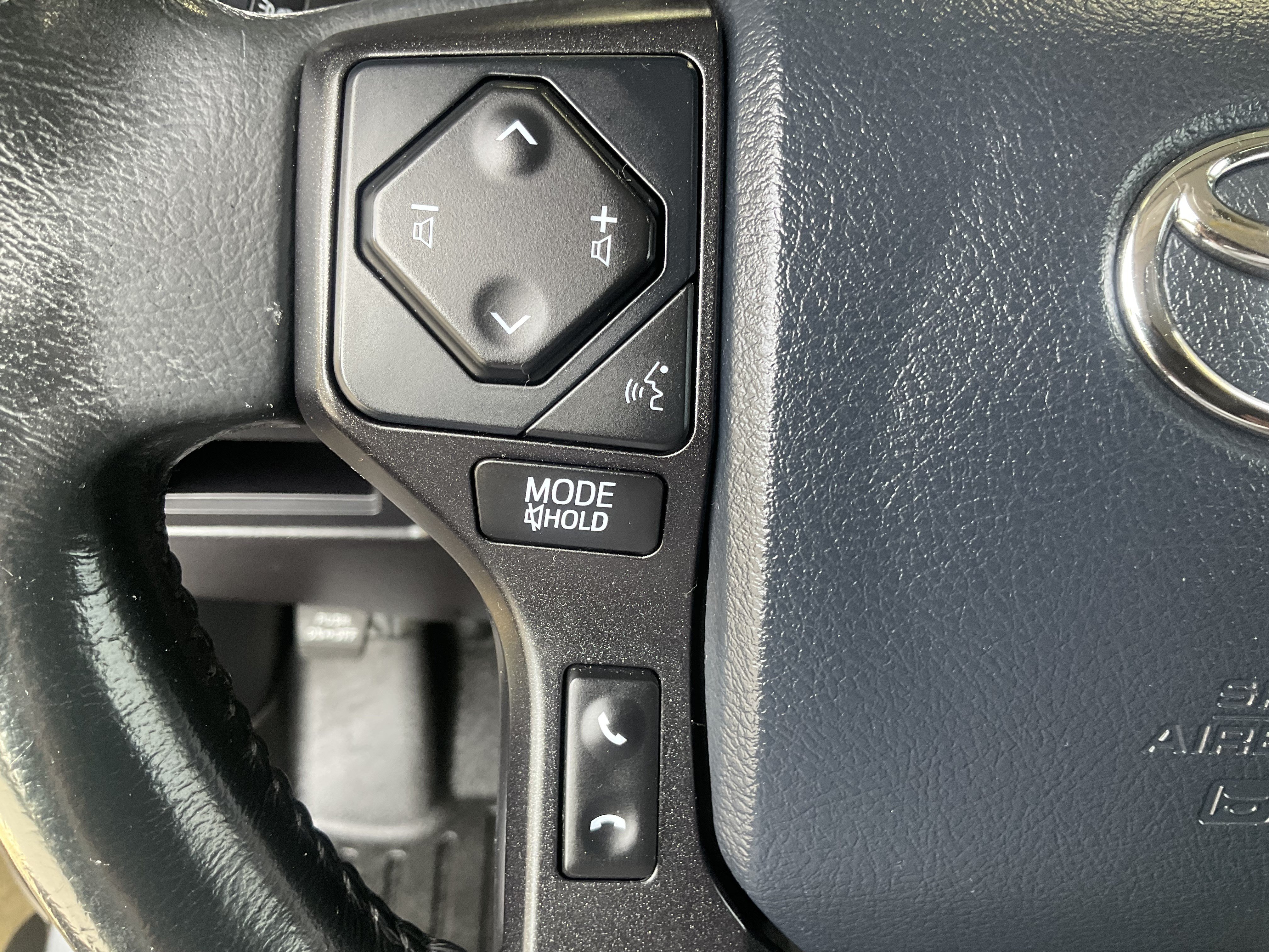 Used 2018 Toyota Sequoia TRD Sport AWD/4WD image 30