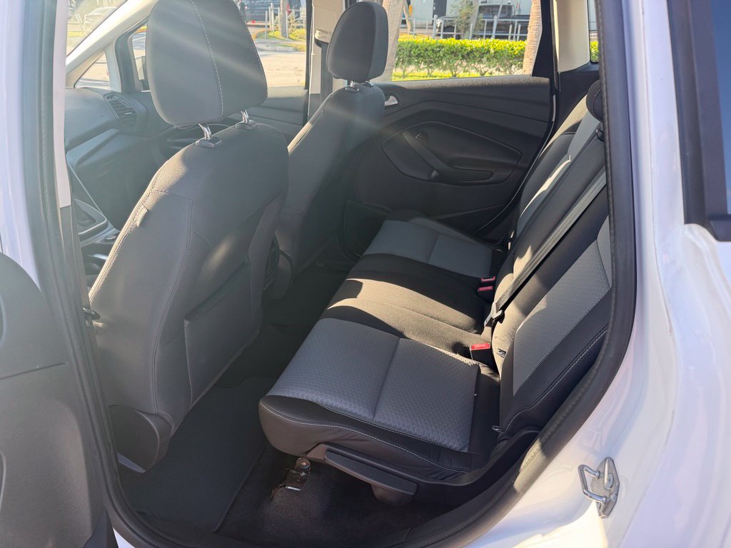 Used 2017 Ford C-MAX SE FWD image 14