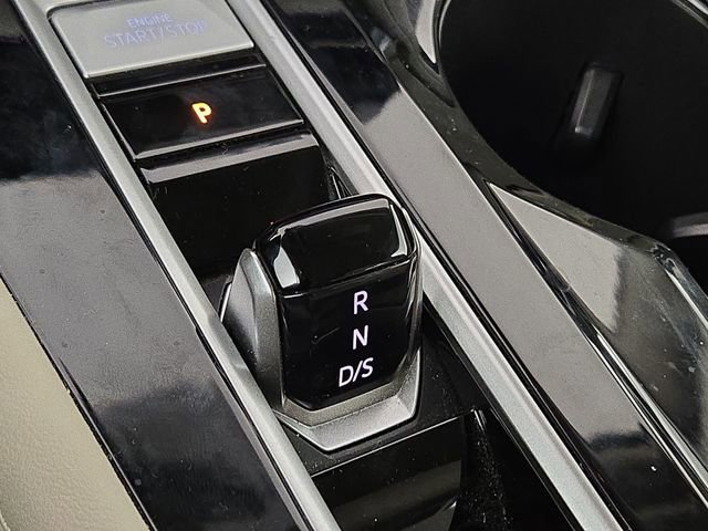 Used 2024 Volkswagen Atlas SEL Premium R-Line image 22