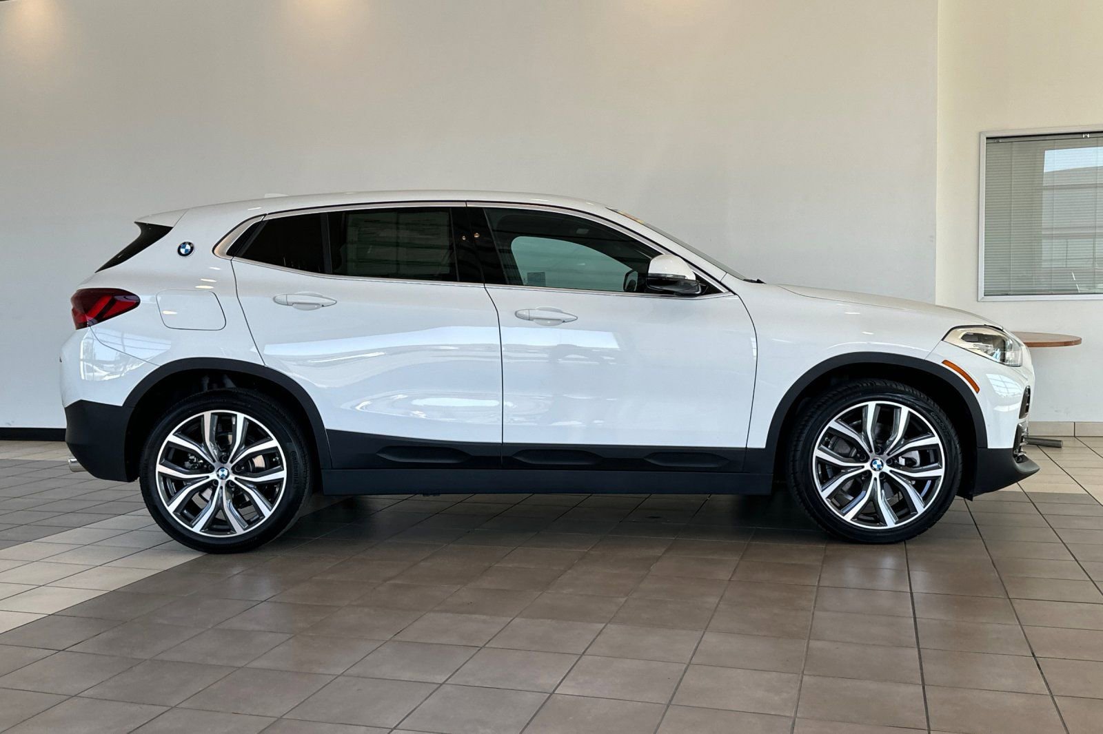 Used 2022 BMW X2 sDrive28i w/ Convenience Package image 3