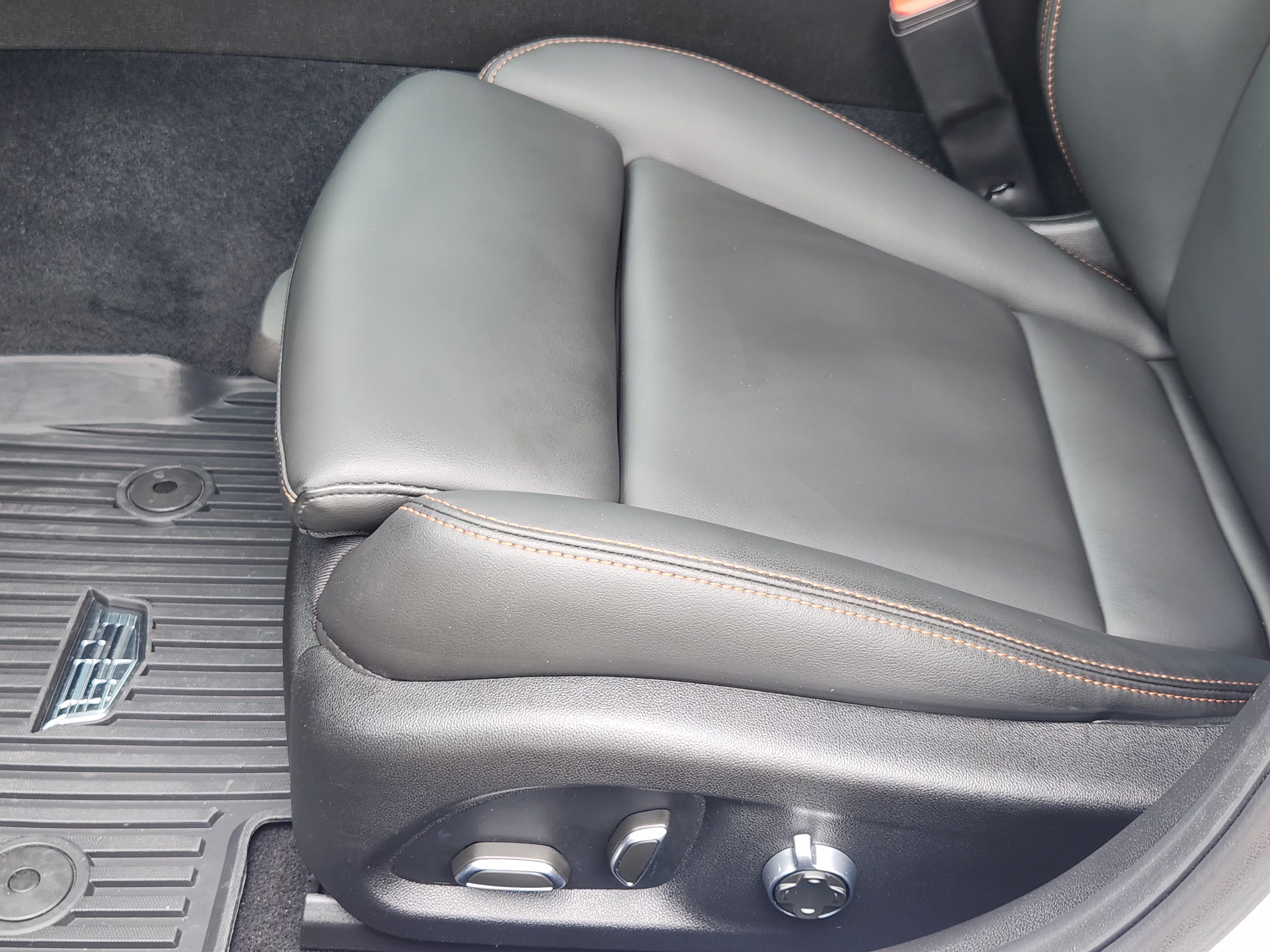 Used 2025 Cadillac CT4 Sport w/ Technology Package RWD image 25